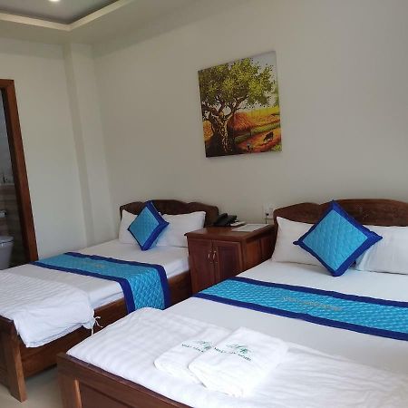 Nhat Tan Hotel Куинён Экстерьер фото
