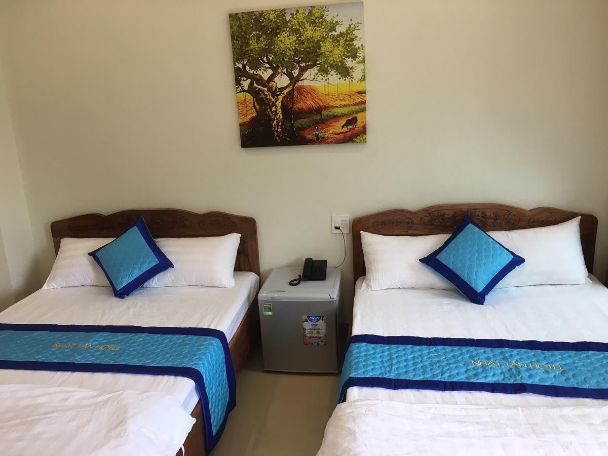 Nhat Tan Hotel Куинён Экстерьер фото