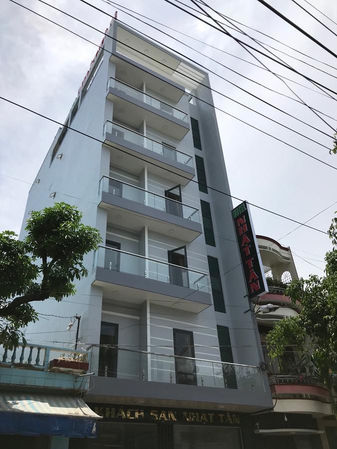 Nhat Tan Hotel Куинён Экстерьер фото
