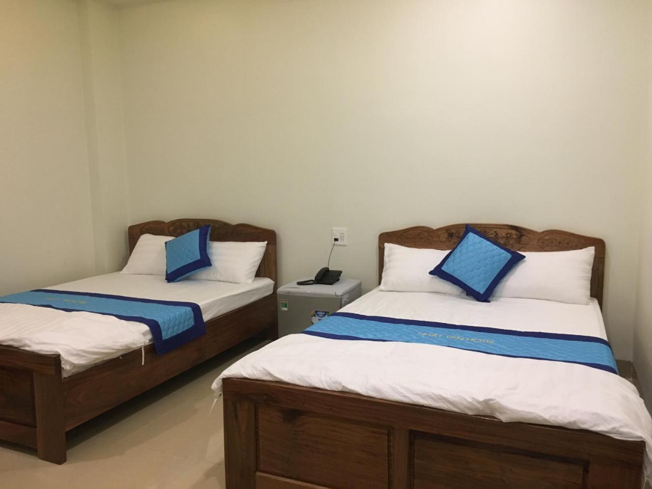 Nhat Tan Hotel Куинён Экстерьер фото