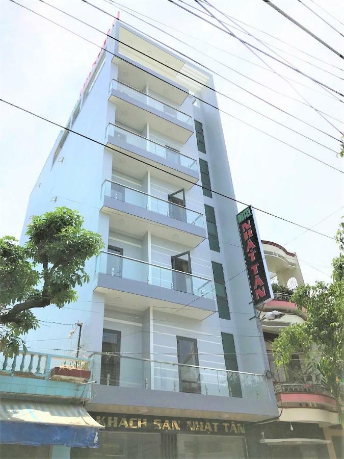 Nhat Tan Hotel Куинён Экстерьер фото