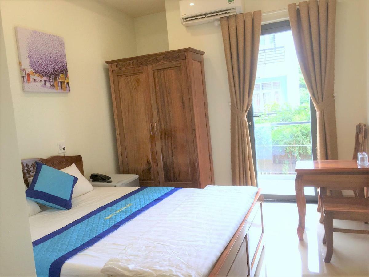 Nhat Tan Hotel Куинён Экстерьер фото