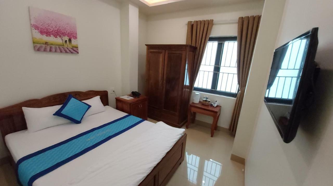 Nhat Tan Hotel Куинён Экстерьер фото