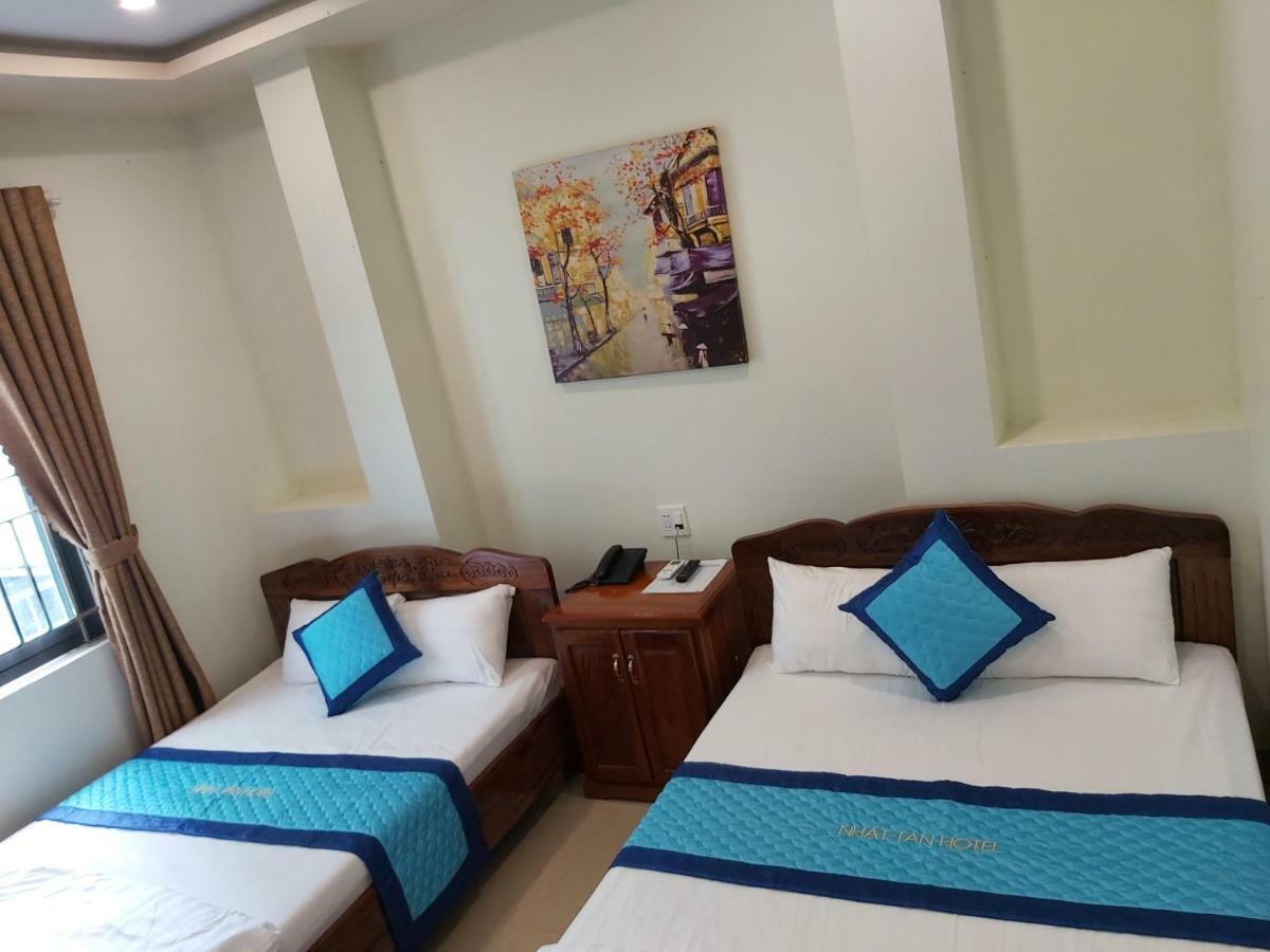 Nhat Tan Hotel Куинён Экстерьер фото