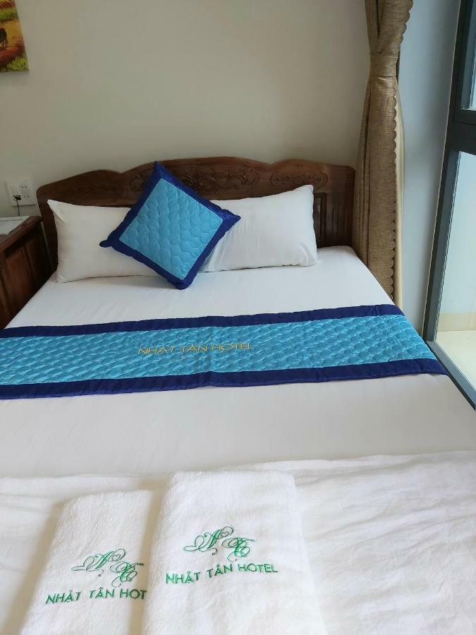 Nhat Tan Hotel Куинён Экстерьер фото