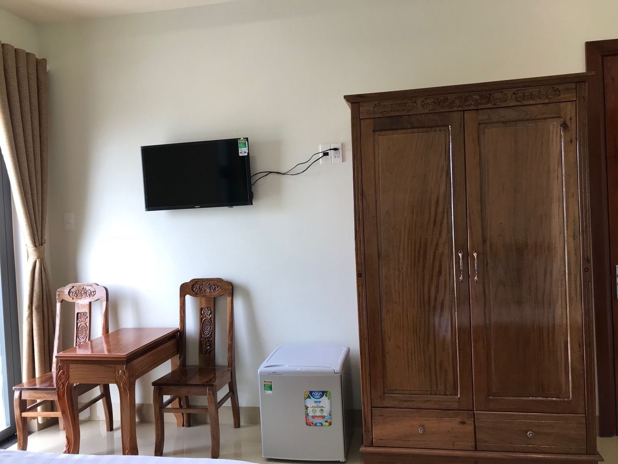 Nhat Tan Hotel Куинён Экстерьер фото