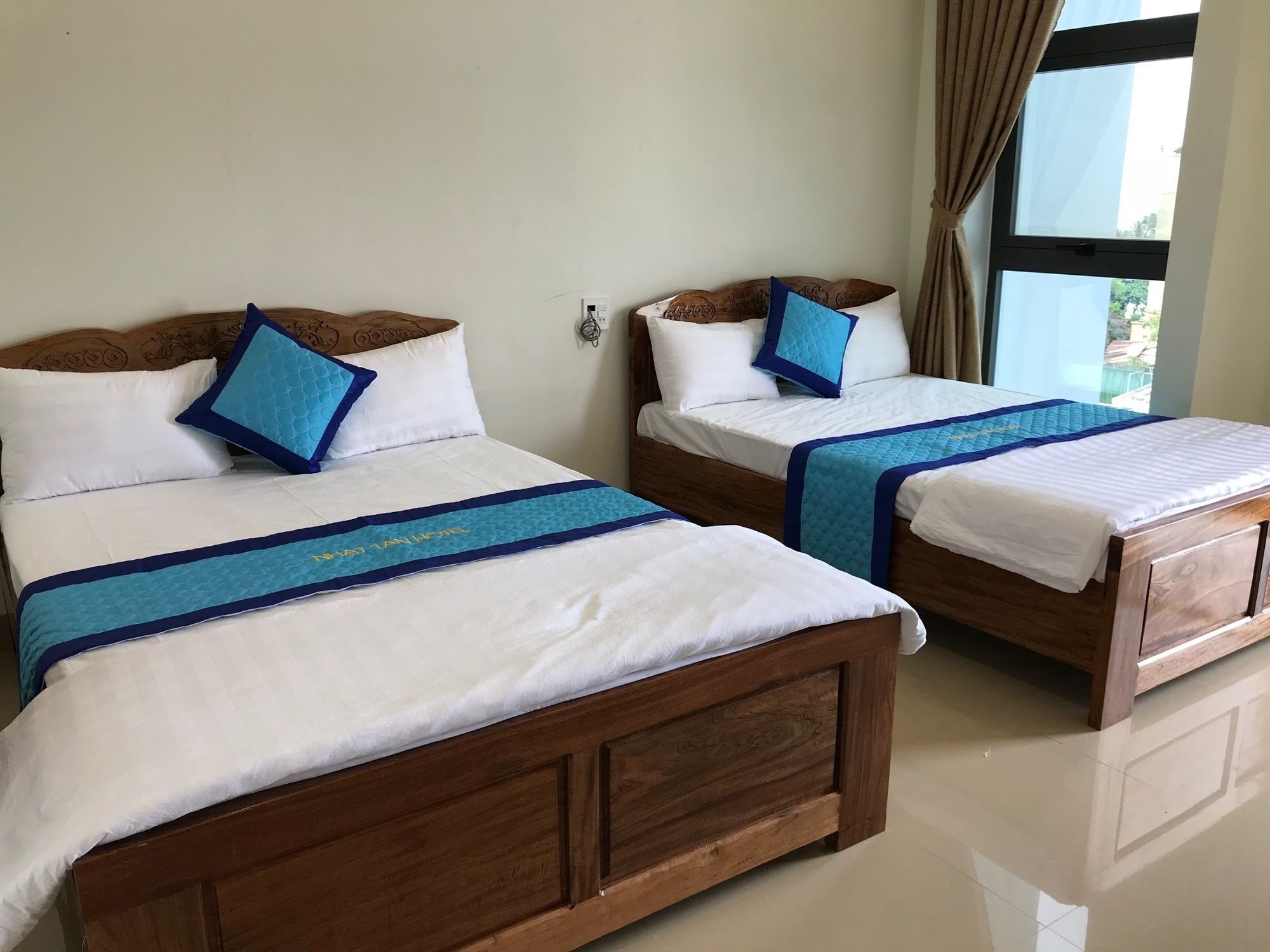 Nhat Tan Hotel Куинён Экстерьер фото