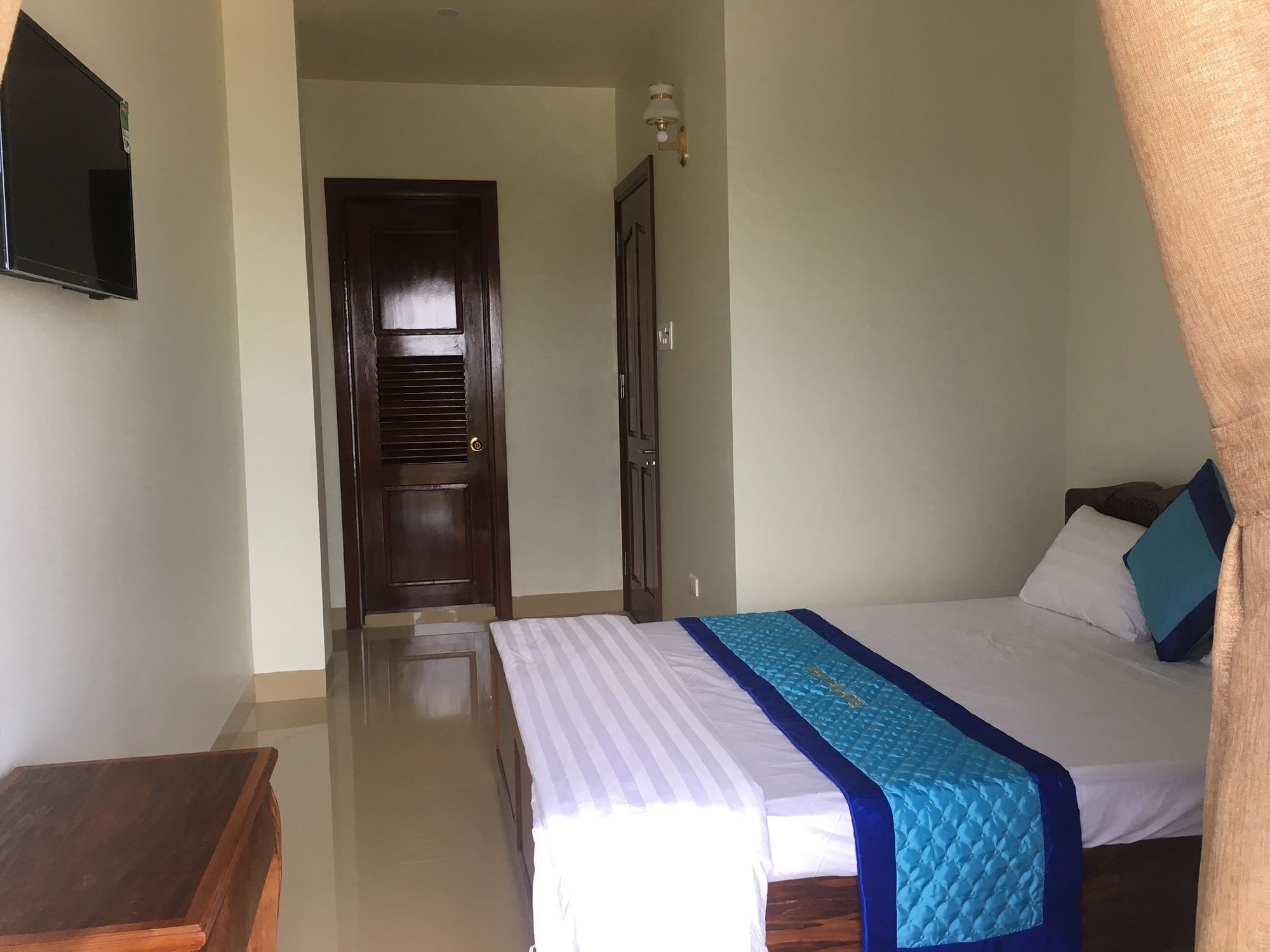 Nhat Tan Hotel Куинён Экстерьер фото